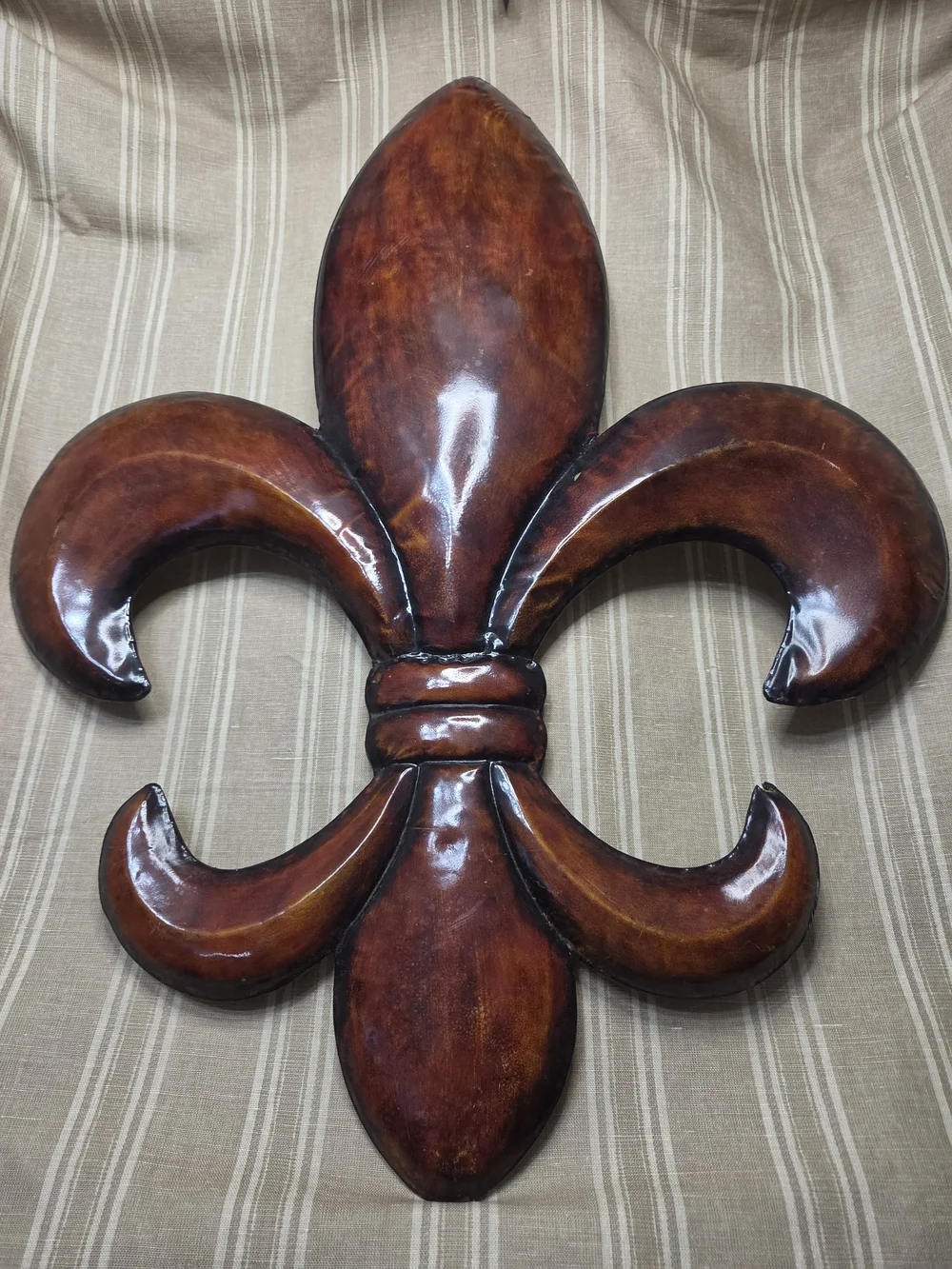 Decorative Brown Fleur-de-Lis Wall Accent 29